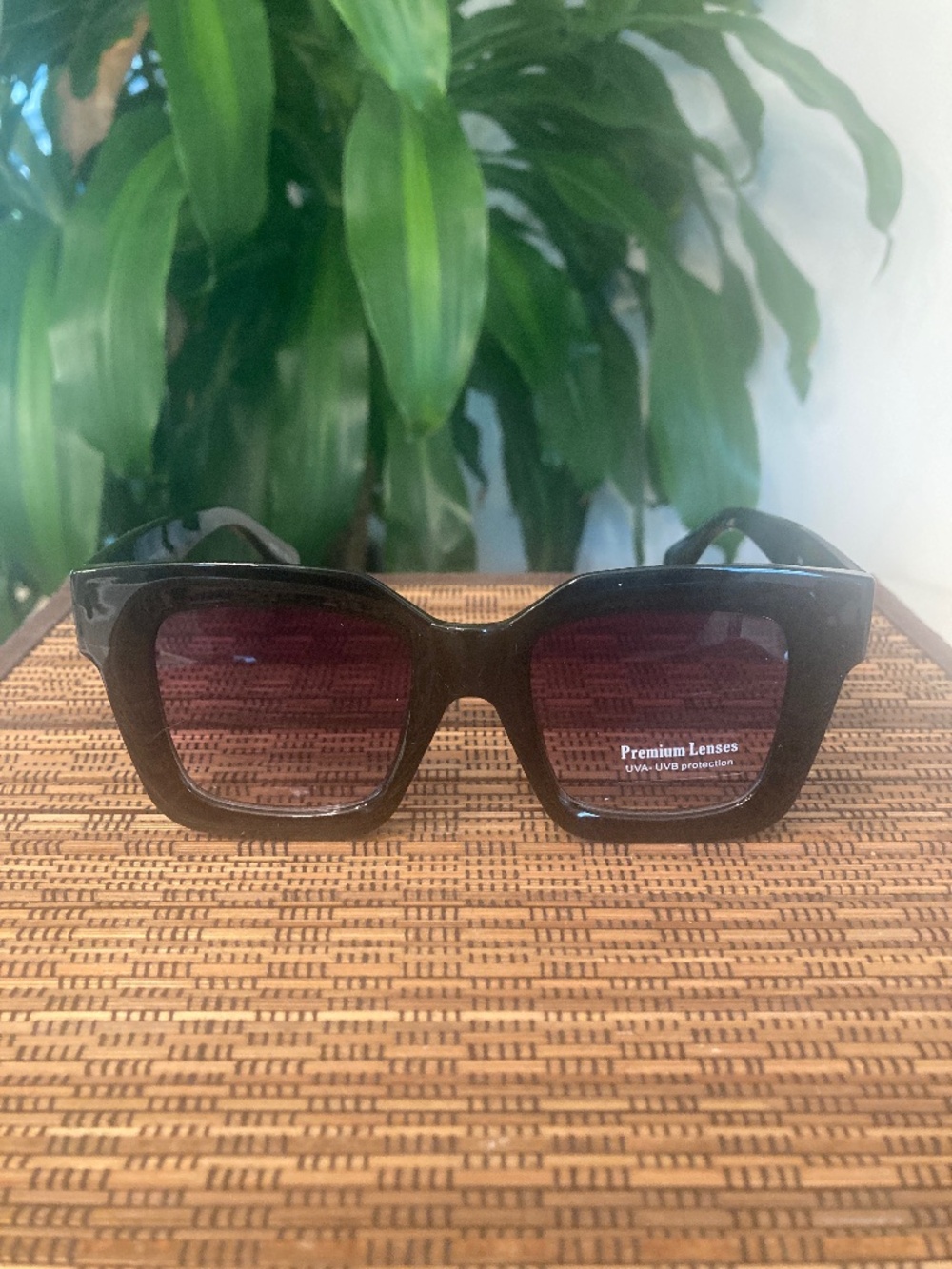 Bold Retro Square Sunglasses (5568)Black